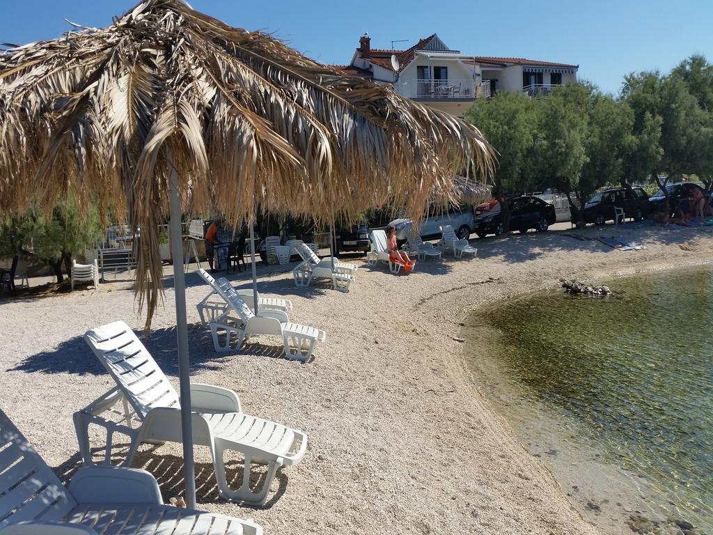 Viktorija Apartments Seget Vranjica Quarto foto
